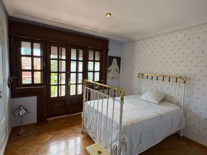 Casa o xalet en venda a Avenida Prado Valdelagua, 51, Santa Marta de Tormes Dormitori de Casa o xalet en venda en Santa Marta de Tormes amb Terrassa i Balcó