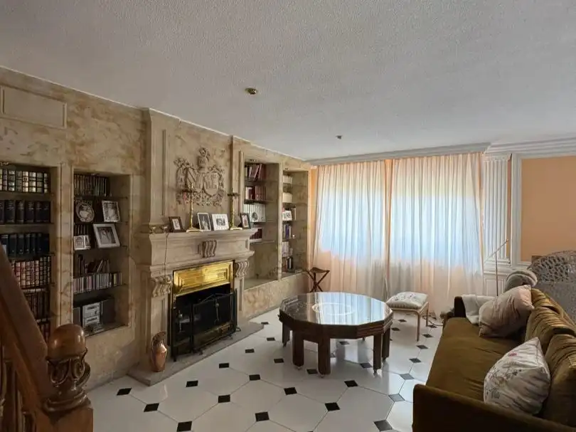 Casa o xalet en venda a Avenida Prado Valdelagua, 51, Santa Marta de Tormes Sala d'estar de Casa o xalet en venda en Santa Marta de Tormes amb Terrassa i Balcó