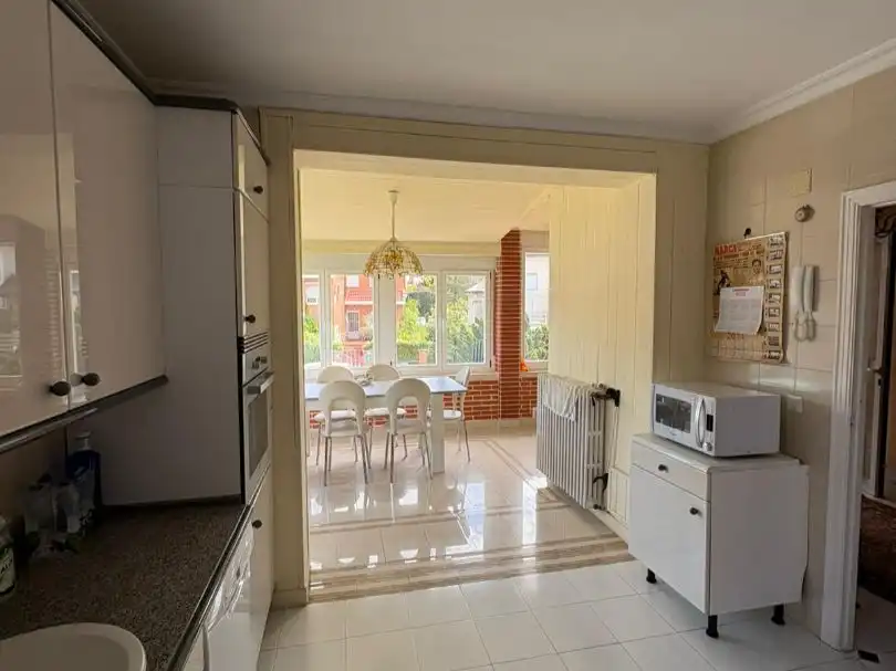 Casa o xalet en venda a Avenida Prado Valdelagua, 51, Santa Marta de Tormes Cuina de Casa o xalet en venda en Santa Marta de Tormes amb Terrassa i Balcó