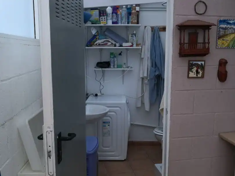 Badezimmer von Wohnung zur Miete in Miño mit Terrasse, Möbliert und Ofen