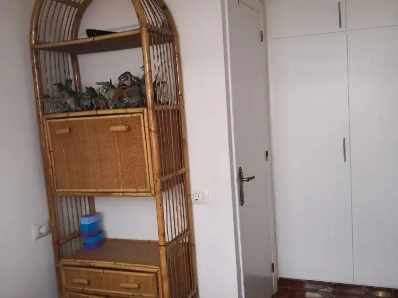 Schlafzimmer von Wohnung zur Miete in Miño mit Terrasse, Möbliert und Ofen