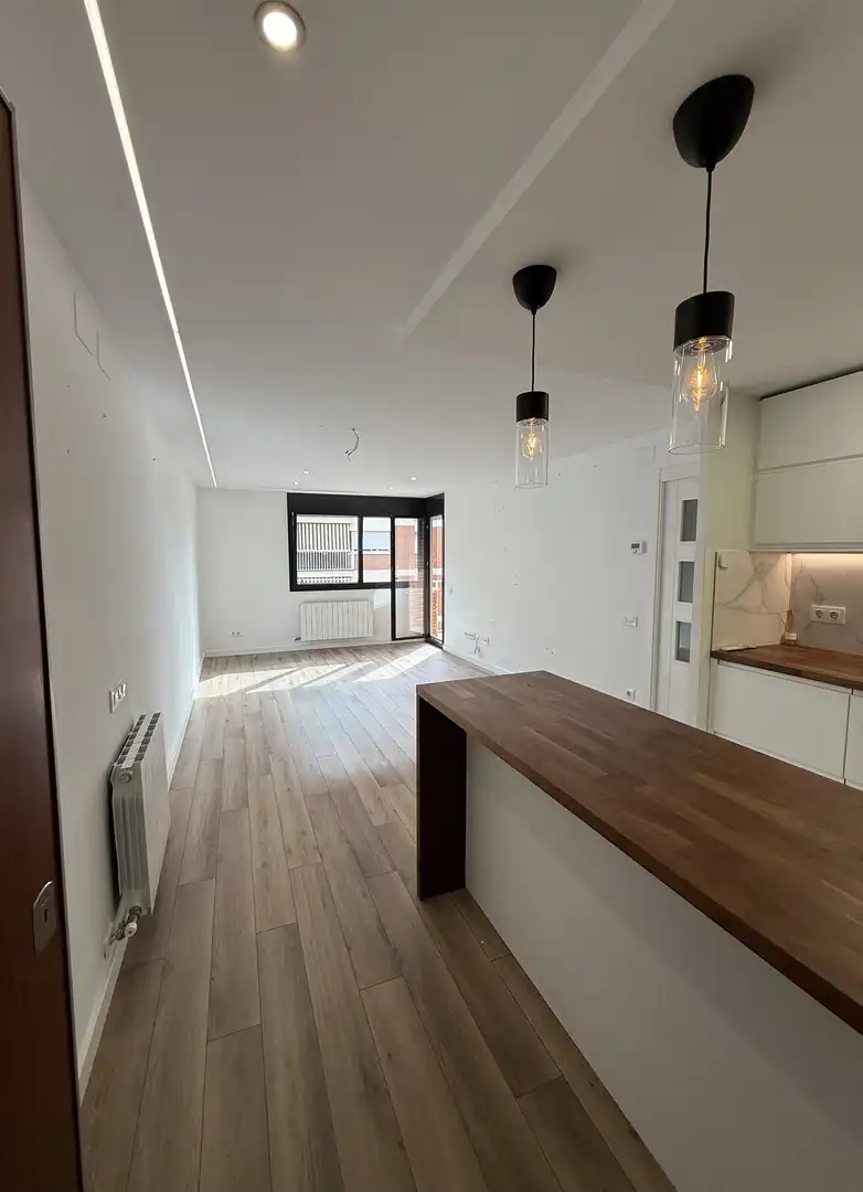 Flat for sale in Carrer de Les Belles Arts, 23, Martinica – Ateneu Living room of Flat for sale in Cerdanyola del Vallès with Balcony