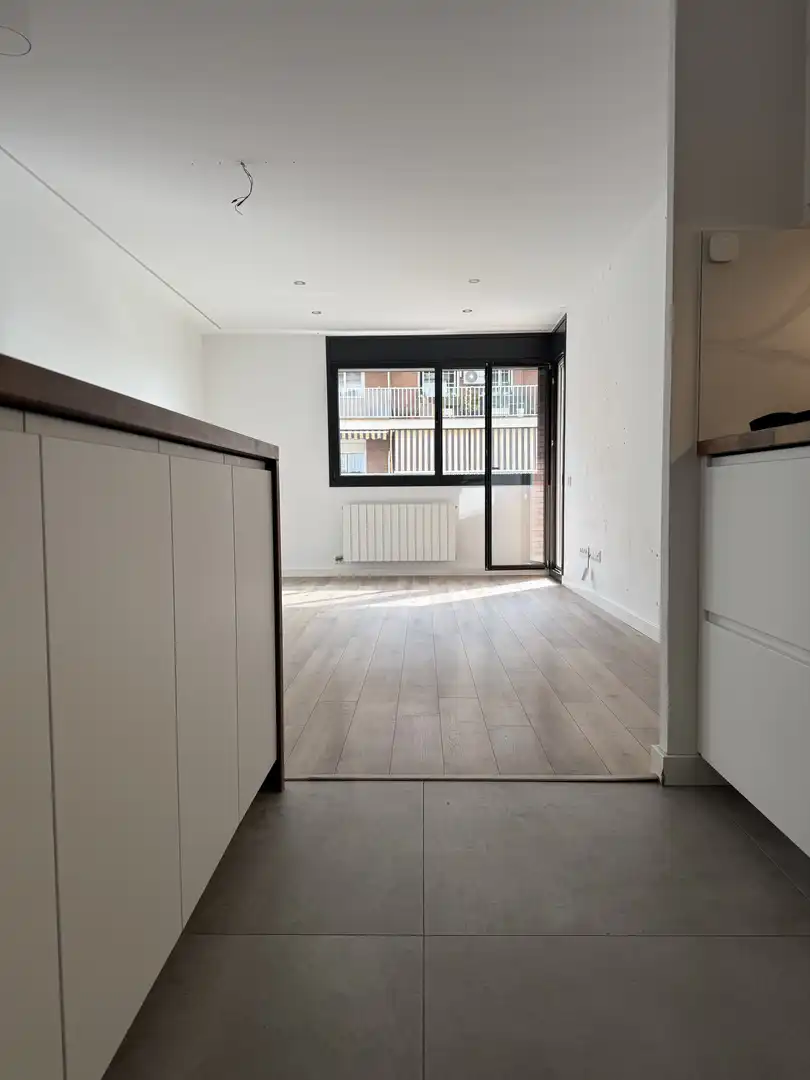 Pis en venda a Carrer de Les Belles Arts, 23, Martinica – Ateneu Sala d'estar de Pis en venda en Cerdanyola del Vallès amb Balcó