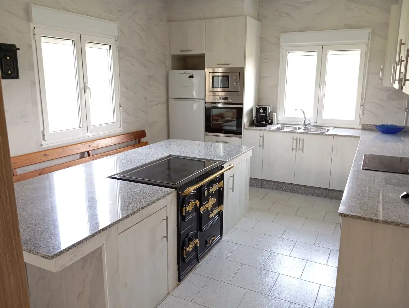Cocina de Casa o chalet en venta en Lugo con Calefacción, Jardín privado y Terraza