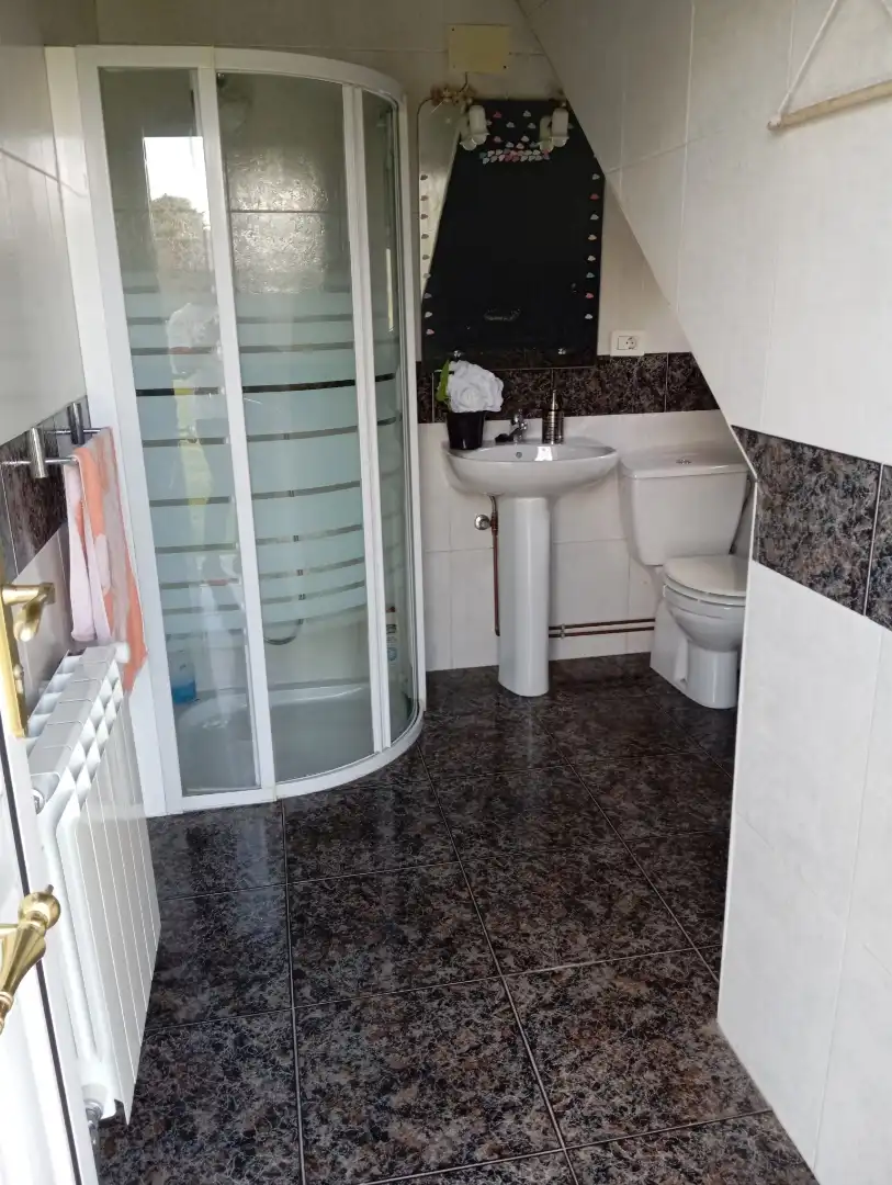 Baño de Casa o chalet en venta en Lugo con Calefacción, Jardín privado y Terraza