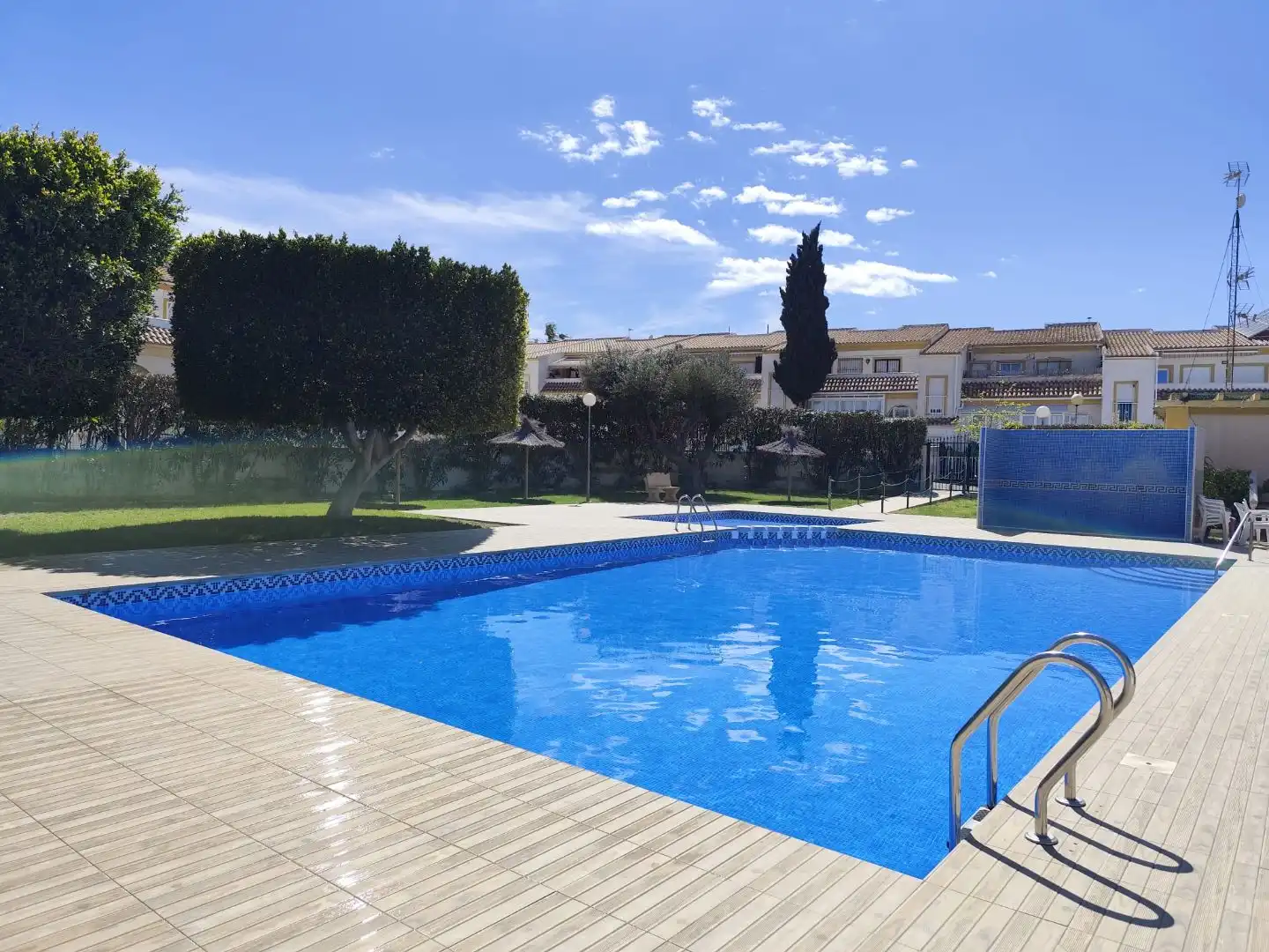 Detached homes for sale in Calle Canarias, 12, Monte y Mar Swimming pool of Detached homes for sale in Santa Pola with Air Conditioner, Terrace and Balcony