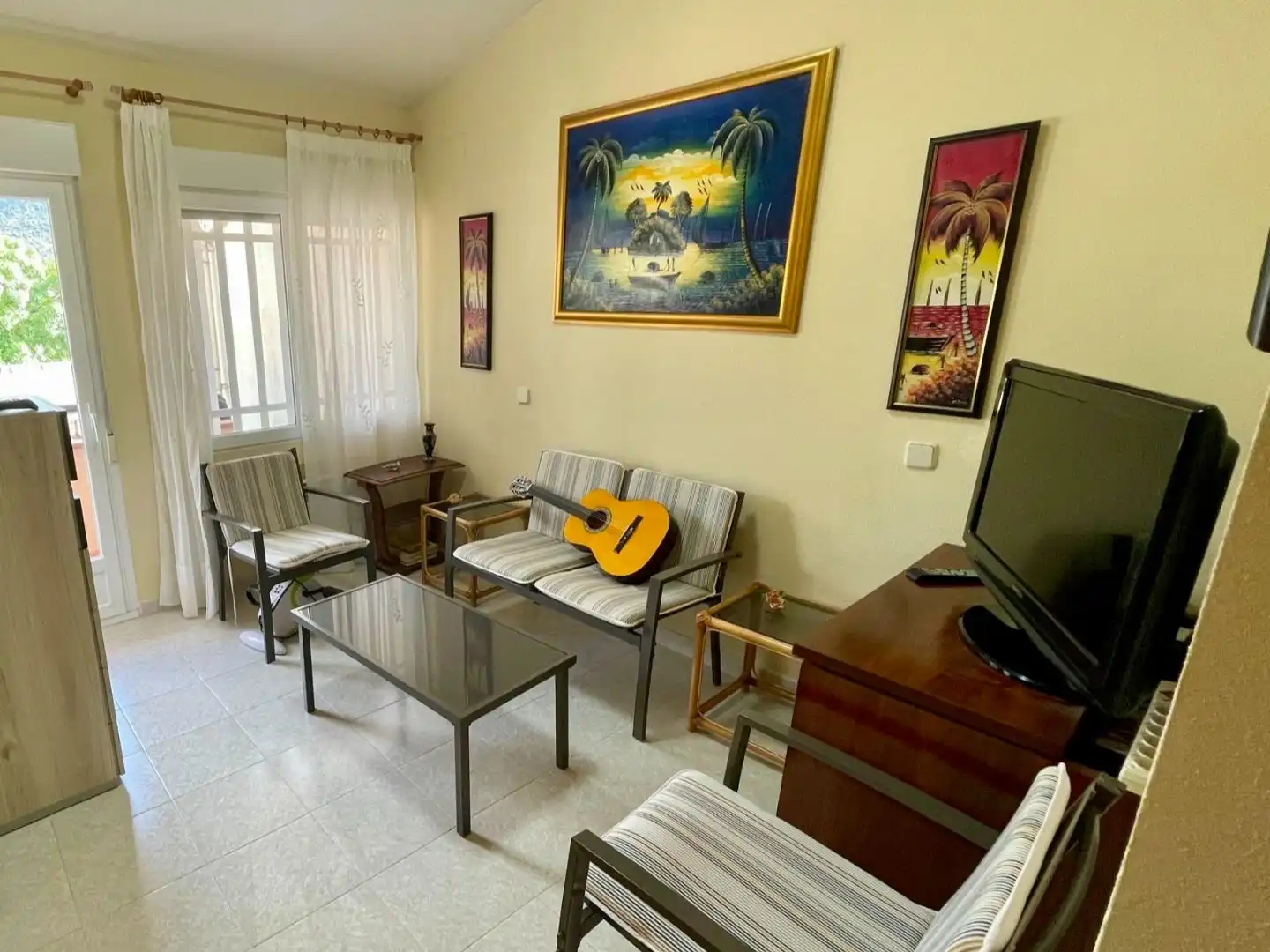Sala de estar de Casa o chalet en venta en La Cabrera con Terraza y Piscina