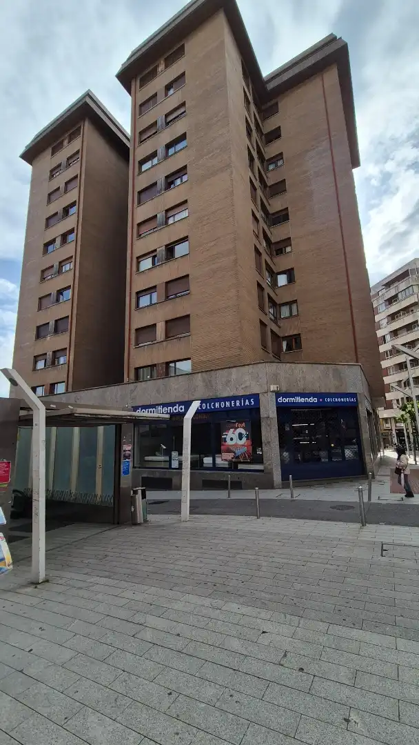 Piso en venta en Gregorio de la Revilla Zumarkalea, 25, Zona Indautxu Vista exterior de Piso en venta en Bilbao
