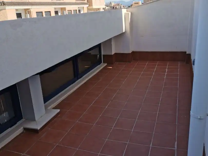 Casa adosada de alquiler en Carrer Dos de Maig, 6, Riba-roja de Túria Terraza de Casa adosada de alquiler en Riba-roja de Túria con Calefacción, Terraza y Balcón