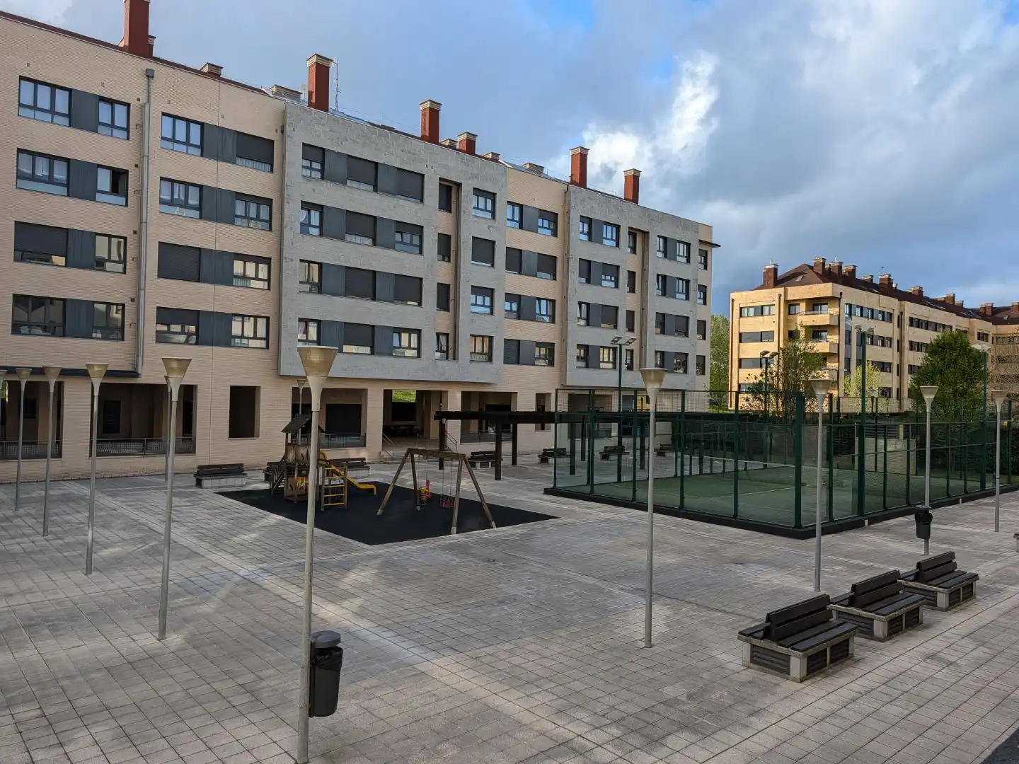 Wohnung zum Verkauf in Calle de Álava, 76, Roces Außenansicht von Wohnung zum Verkauf in Gijón