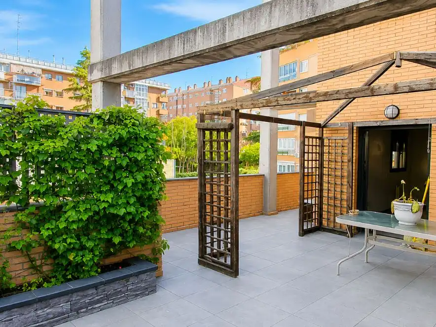 Terrace of Flat for rent in Madrid  with Air Conditioner, Heating and Private garden