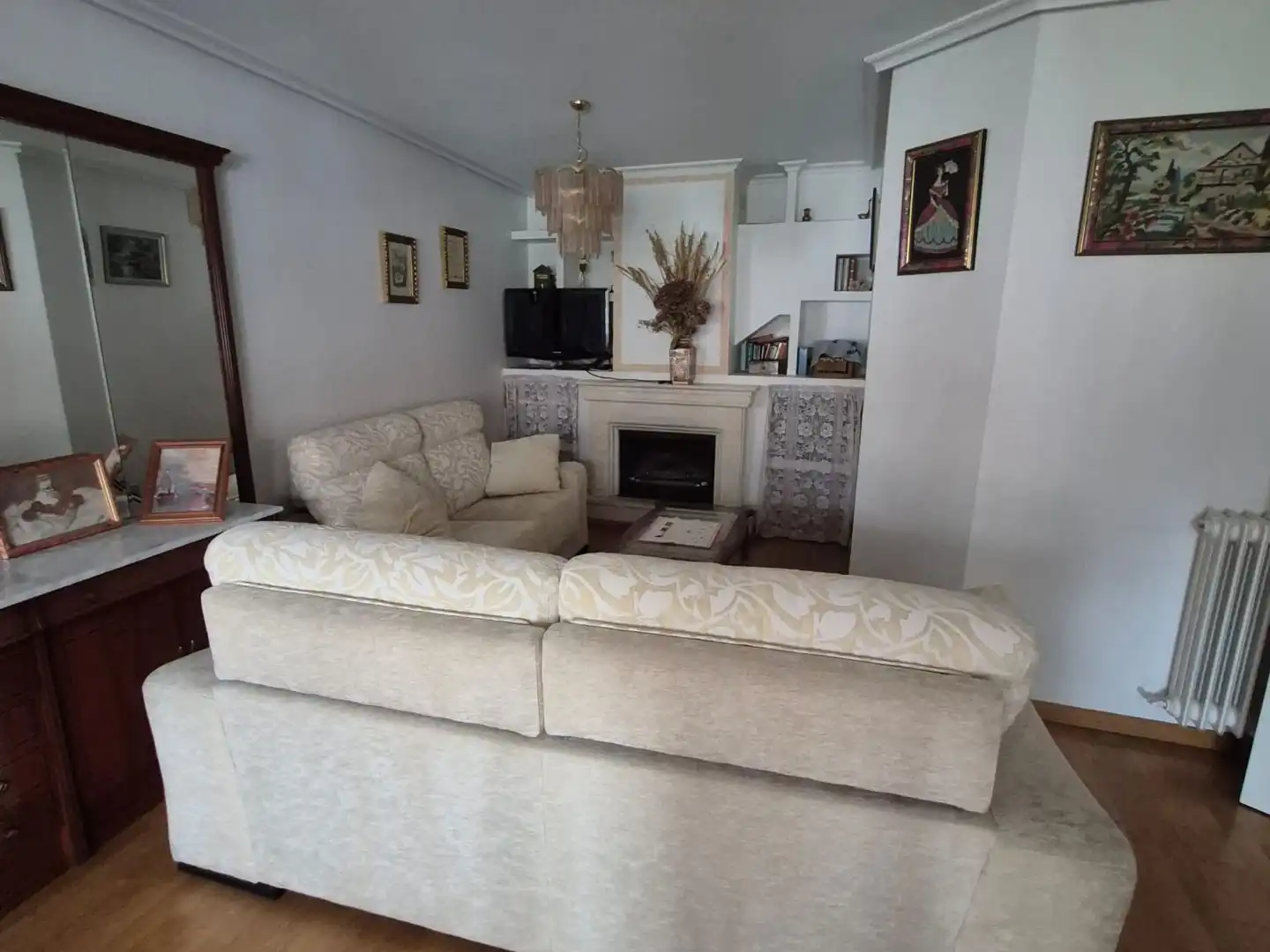 Flat for sale in Avenida del Párroco Pablo Díez, 102, Trobajo del Camino Living room of Flat for sale in San Andrés del Rabanedo with Heating, Private garden and Parquet flooring