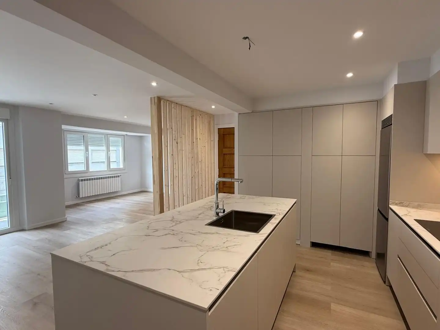 Piso en venta en Rúa Padre Don Rúa, 1, Plaza España - Corte Inglés Cocina de Piso en venta en Vigo con Terraza y Balcón
