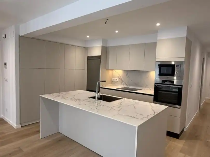Piso en venta en Rúa Padre Don Rúa, 1, Plaza España - Corte Inglés Cocina de Piso en venta en Vigo con Terraza y Balcón