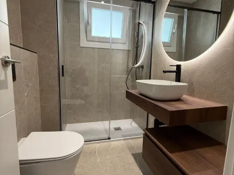 Piso en venta en Rúa Padre Don Rúa, 1, Plaza España - Corte Inglés Baño de Piso en venta en Vigo con Terraza y Balcón