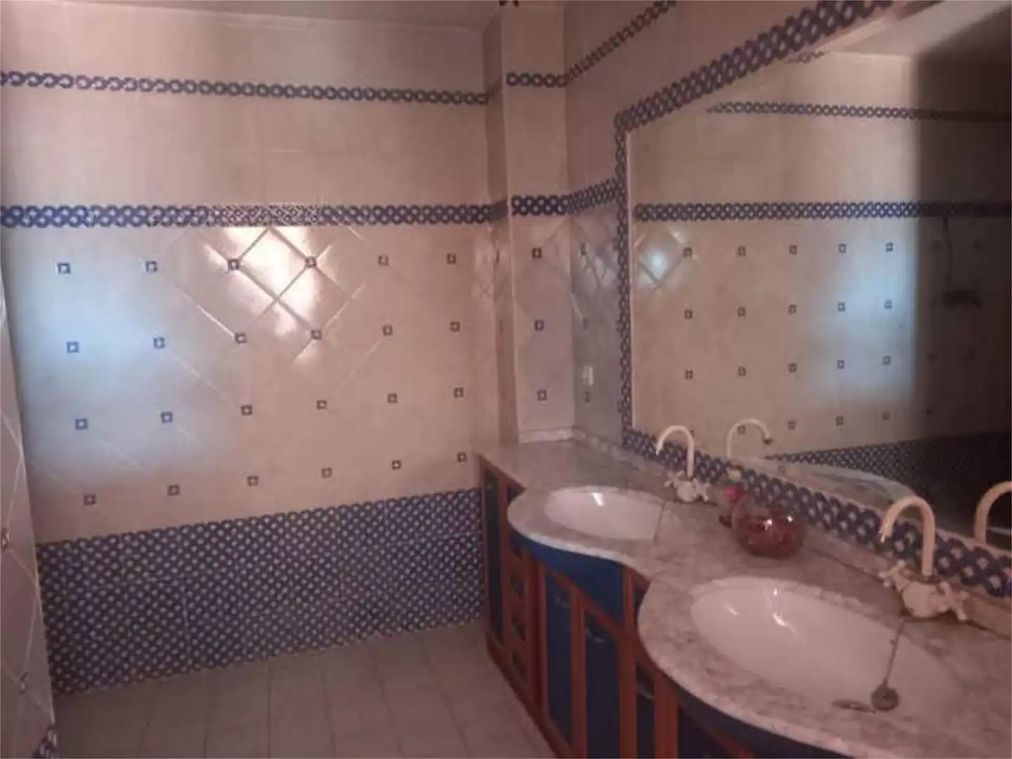 Dachboden zum Verkauf in San Luis Badezimmer von Dachboden zum Verkauf in Almería Capital mit Terrasse