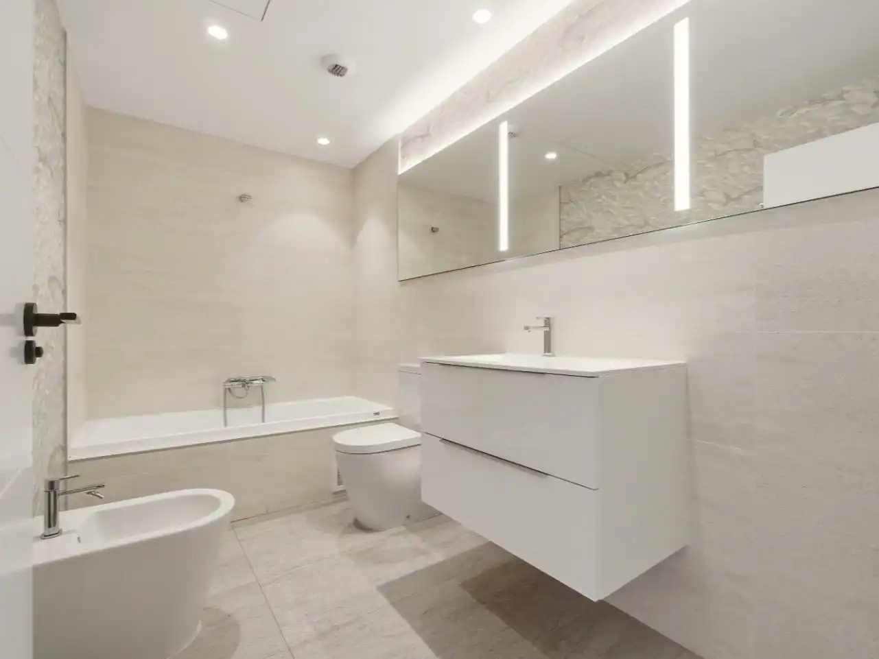 Wohnung zum Verkauf in Calle Fernando Ruiz de León, 2, Norte Badezimmer von Wohnung zum Verkauf in Pozuelo de Alarcón mit Klimaanlage, Heizung und Privatgarten