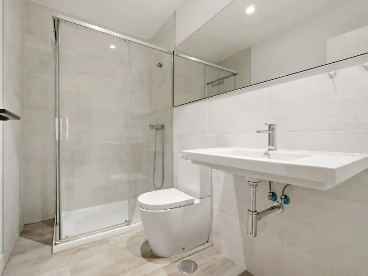 Wohnung zum Verkauf in Calle Fernando Ruiz de León, 2, Norte Badezimmer von Wohnung zum Verkauf in Pozuelo de Alarcón mit Klimaanlage, Heizung und Privatgarten