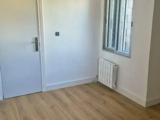 Piso en venta en Calle Matabueyes, 12, Palazuelos de Eresma Habitación de Piso en venta en Palazuelos de Eresma con Terraza y Balcón