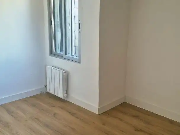 Piso en venta en Calle Matabueyes, 12, Palazuelos de Eresma Habitación de Piso en venta en Palazuelos de Eresma con Terraza y Balcón