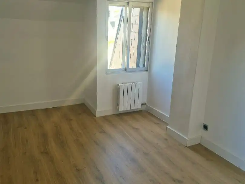 Piso en venta en Calle Matabueyes, 12, Palazuelos de Eresma Habitación de Piso en venta en Palazuelos de Eresma con Terraza y Balcón