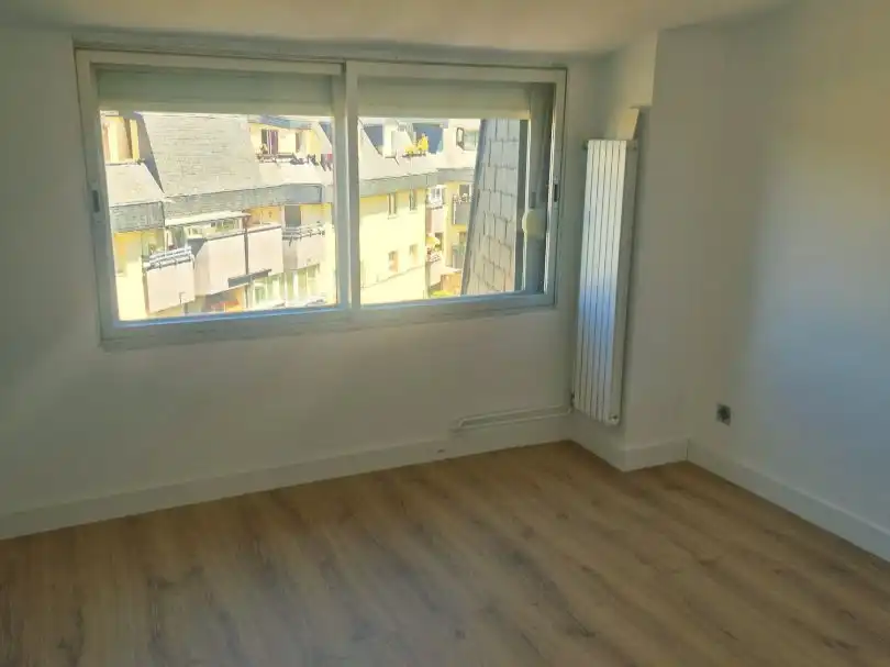 Piso en venta en Calle Matabueyes, 12, Palazuelos de Eresma Habitación de Piso en venta en Palazuelos de Eresma con Terraza y Balcón