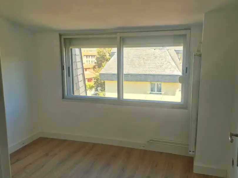 Piso en venta en Calle Matabueyes, 12, Palazuelos de Eresma Habitación de Piso en venta en Palazuelos de Eresma con Terraza y Balcón
