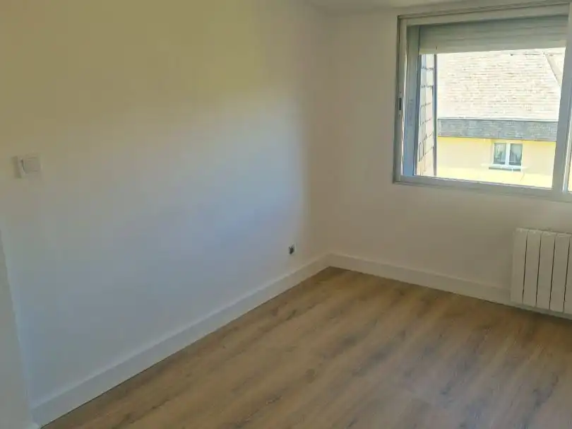 Piso en venta en Calle Matabueyes, 12, Palazuelos de Eresma Habitación de Piso en venta en Palazuelos de Eresma con Terraza y Balcón