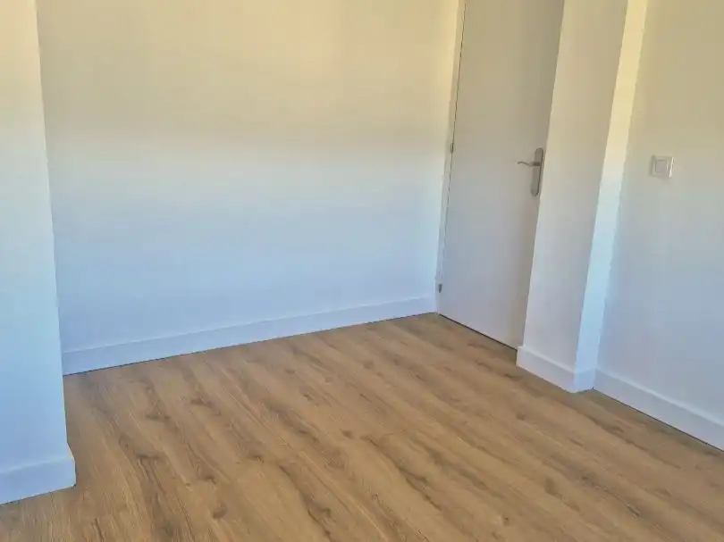 Piso en venta en Calle Matabueyes, 12, Palazuelos de Eresma Habitación de Piso en venta en Palazuelos de Eresma con Terraza y Balcón
