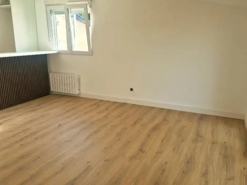 Piso en venta en Calle Matabueyes, 12, Palazuelos de Eresma Habitación de Piso en venta en Palazuelos de Eresma con Terraza y Balcón