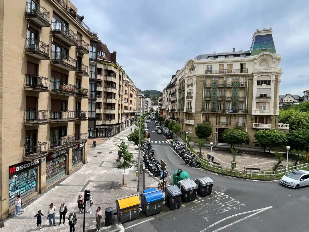 Piso en venta en Gloria Kalea, 2, Gros Vista exterior de Piso en venta en Donostia - San Sebastián con Balcón