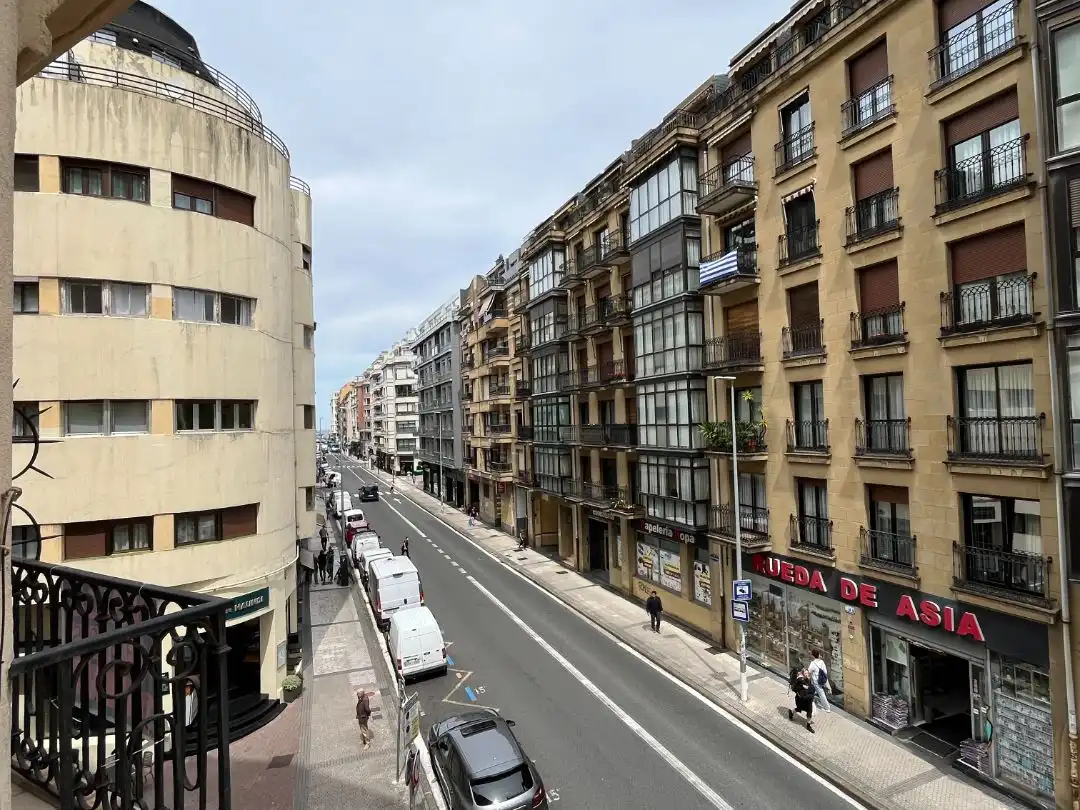 Wohnung zum Verkauf in Gloria Kalea, 2, Gros Außenansicht von Wohnung zum Verkauf in Donostia - San Sebastián mit Balkon