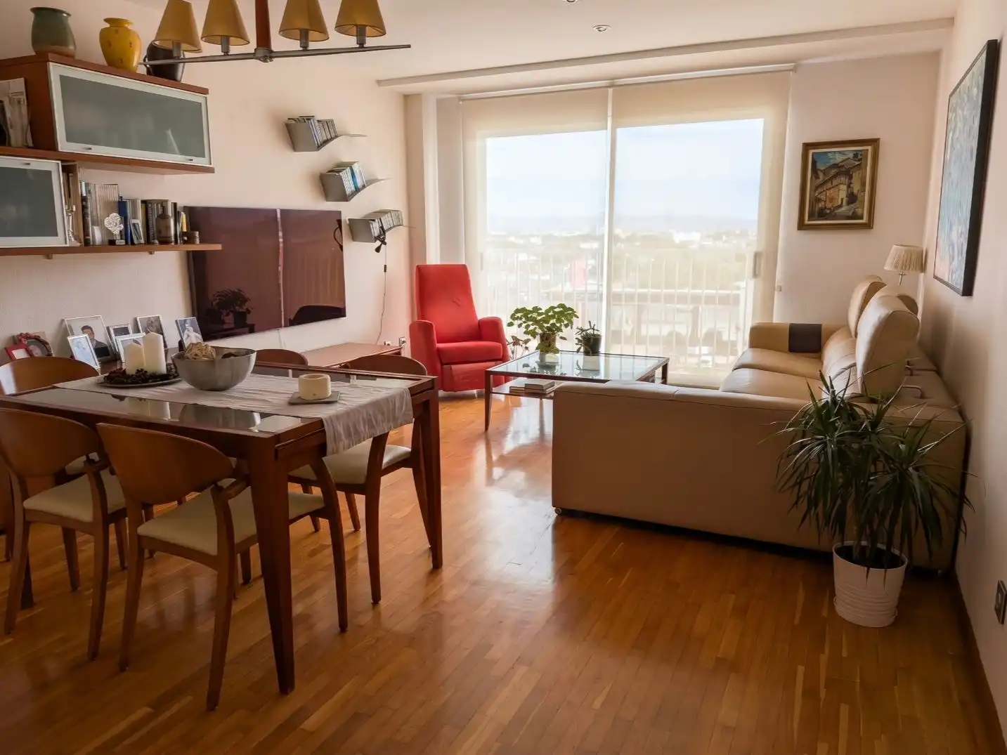 Piso en venta en Camí de Vera Sala de estar de Piso en venta en Valencia con Aire acondicionado, Calefacción y Parquet
