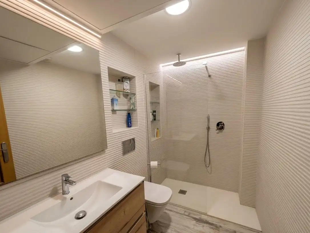 Baño de Piso en venta en Valencia con Aire acondicionado, Calefacción y Parquet