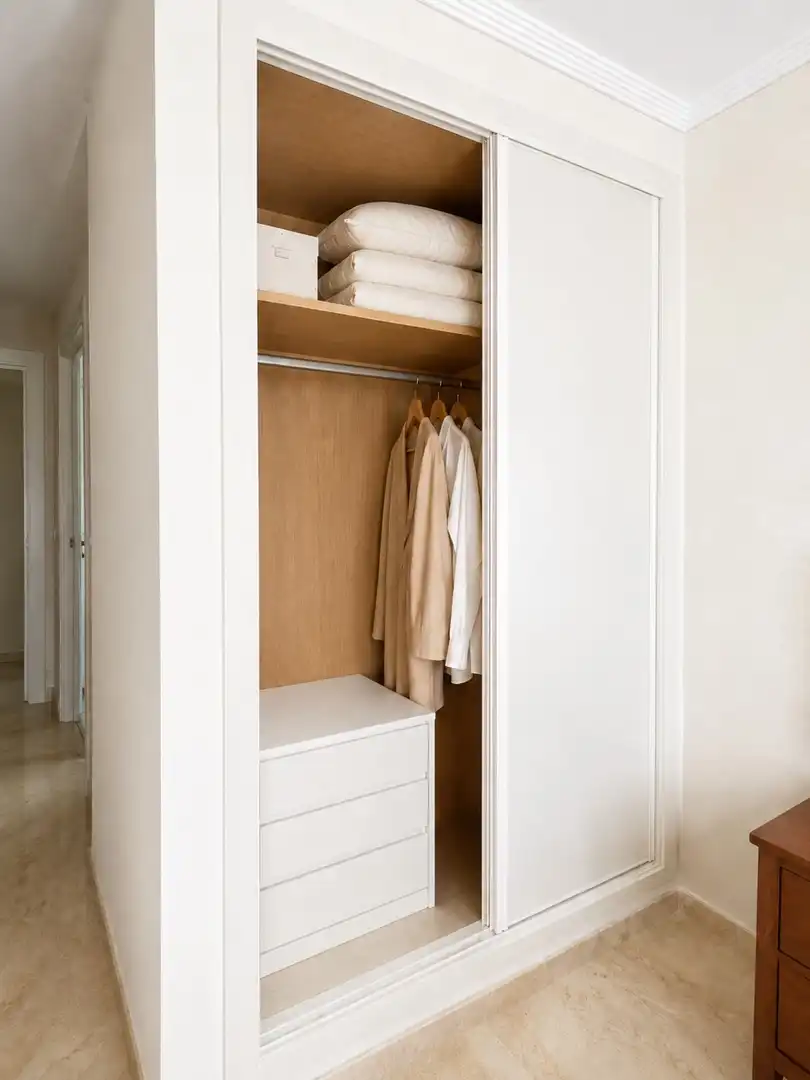 Wohnung zur Miete in Calle Agua, 4, Aguamarina Schlafzimmer von Wohnung zur Miete in Orihuela mit Klimaanlage, Privatgarten und Terrasse