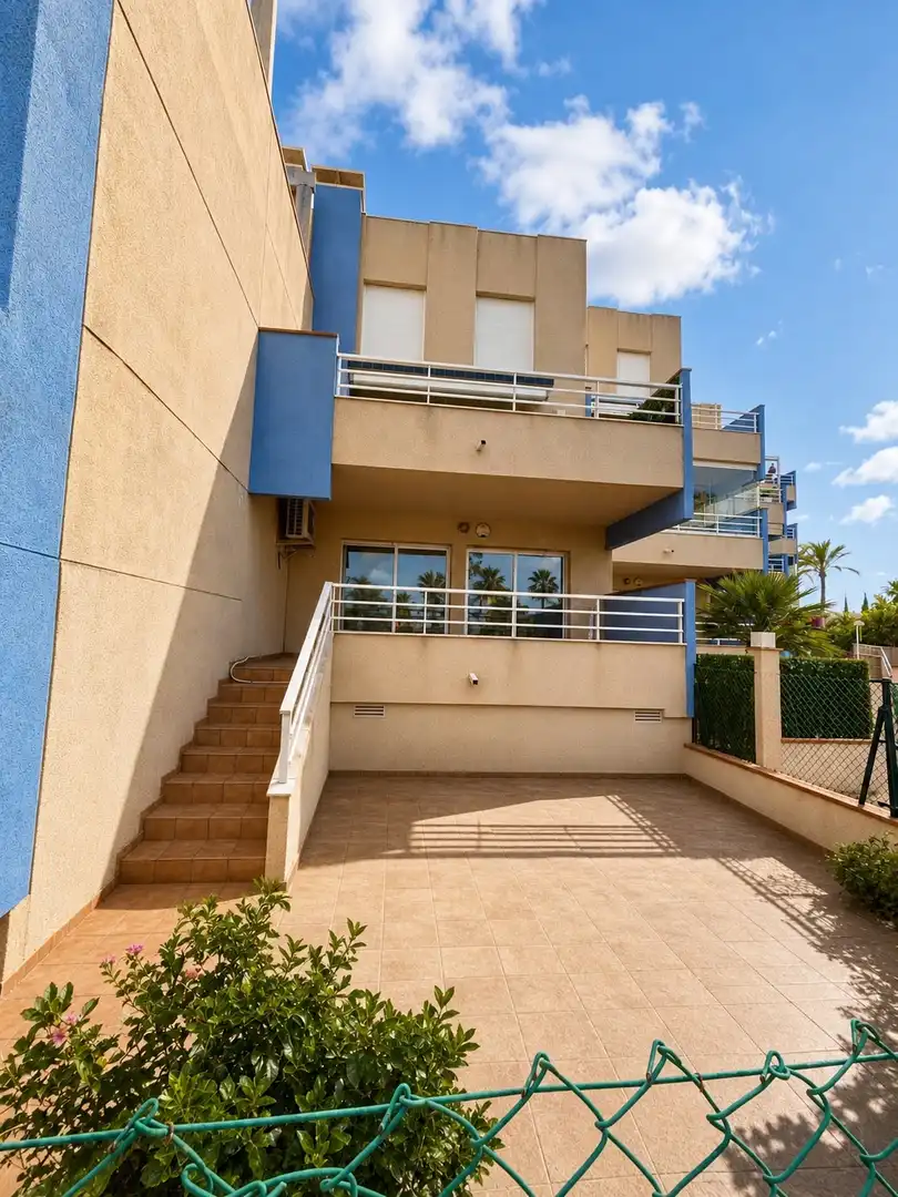 Wohnung zur Miete in Calle Agua, 4, Aguamarina Außenansicht von Wohnung zur Miete in Orihuela mit Klimaanlage, Privatgarten und Terrasse