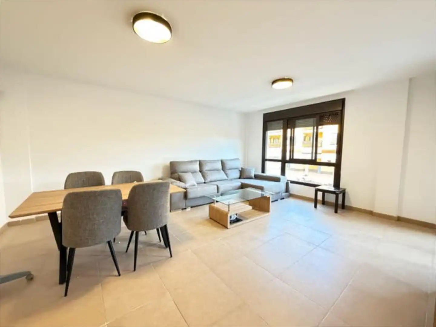 Flat for rent in Palm - Mar
