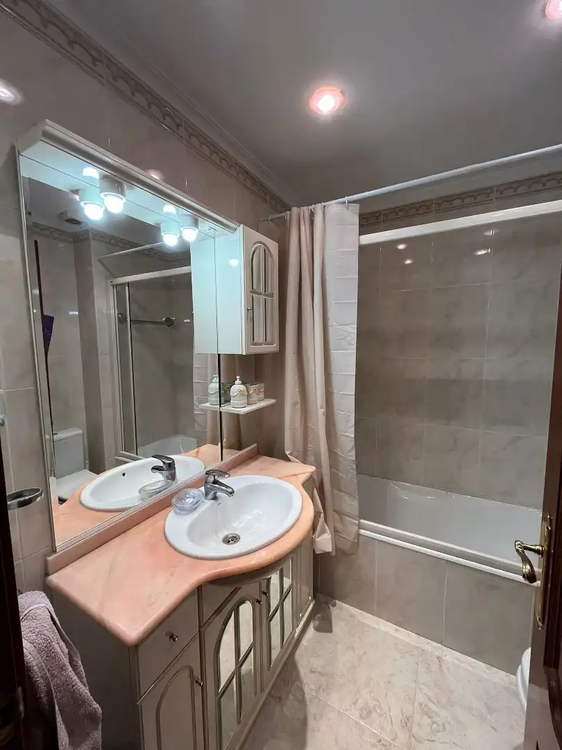 Flat for sale in Mestikabaso Kalea, 34, Gernika-Lumo Bathroom of Flat for sale in Gernika-Lumo with Terrace