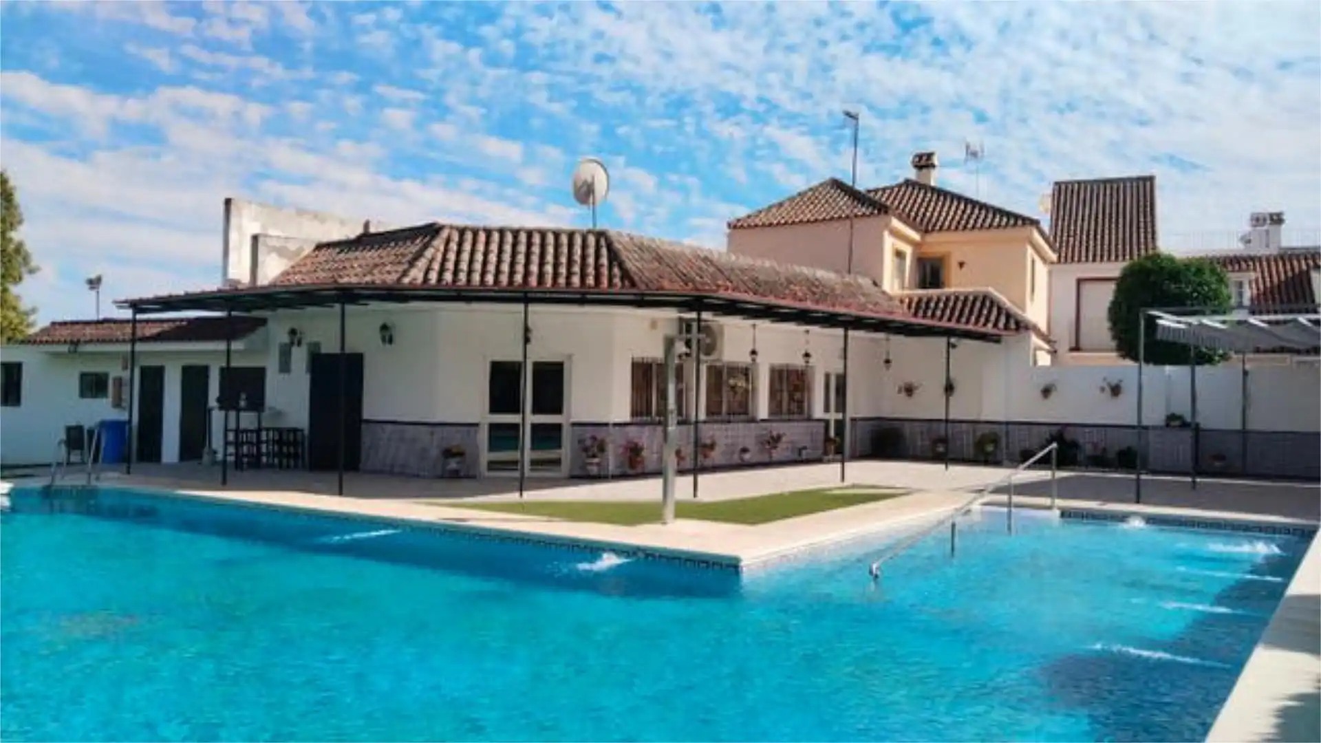 Exterior view of Houses for sale in Gines  with Terrace and Swimming Pool