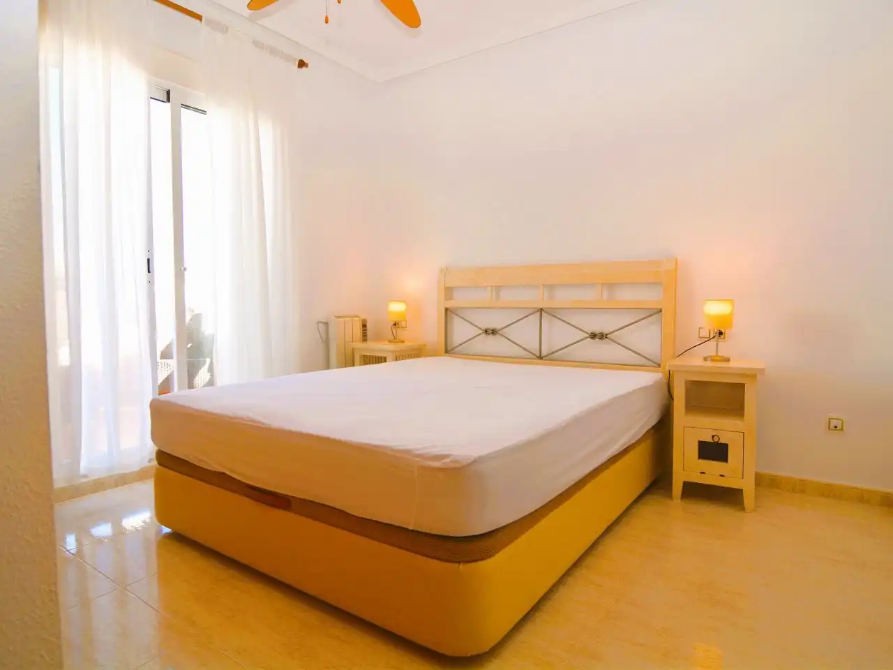 Habitación de Casa adosada de alquiler en Pilar de la Horadada con Aire acondicionado, Jardín privado y Terraza