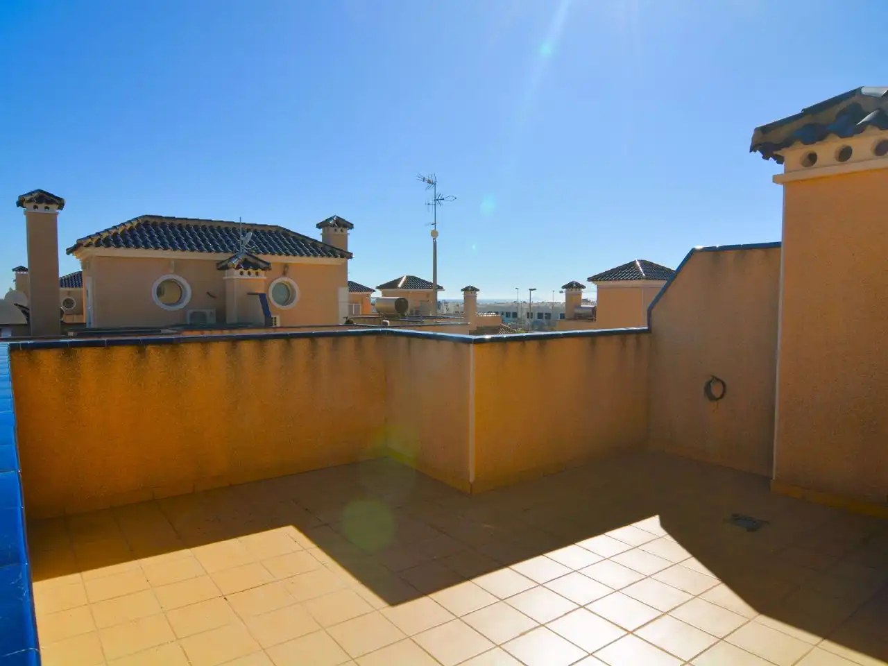 Terraza de Casa adosada de alquiler en Pilar de la Horadada con Aire acondicionado, Jardín privado y Terraza