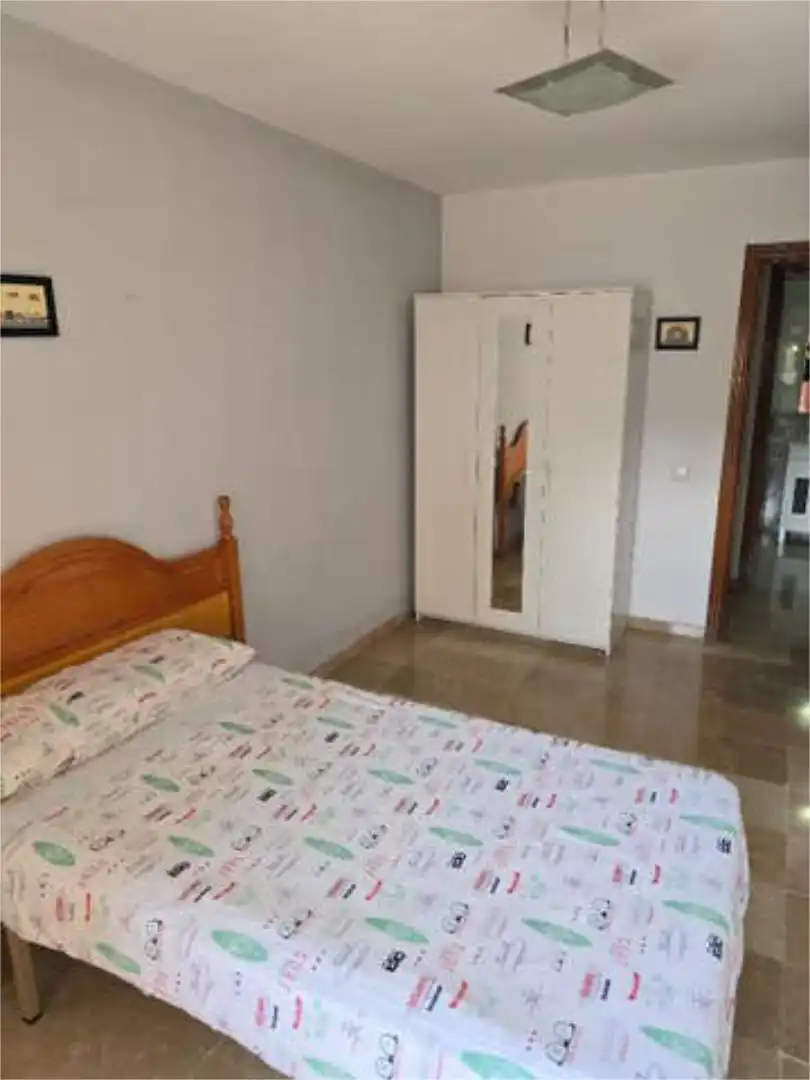 Pis de lloguer a San Luis Dormitori de Pis de lloguer en Almería amb Moblat