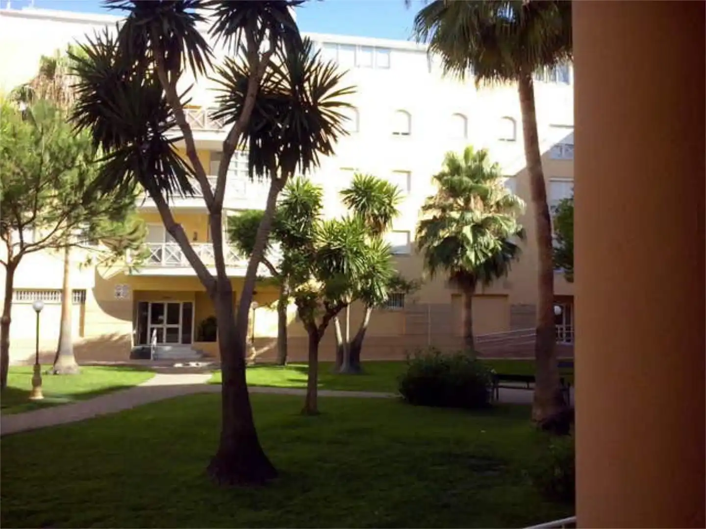 Vista exterior de Piso de alquiler en El Puerto de Santa María con Jardín privado, Terraza y Amueblado