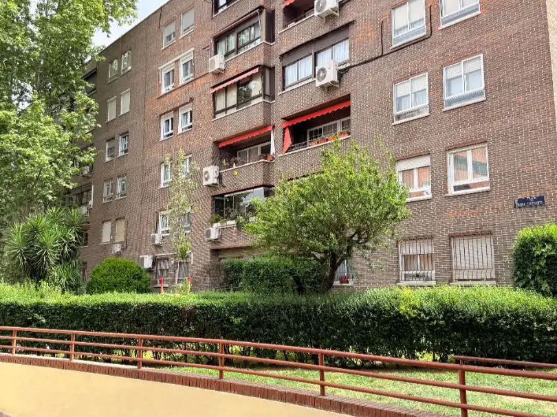 Flat for sale in Calle del Idioma Esperanto, 22, Pueblo Nuevo Exterior view of Flat for sale in Madrid Capital with Air Conditioner and Terrace