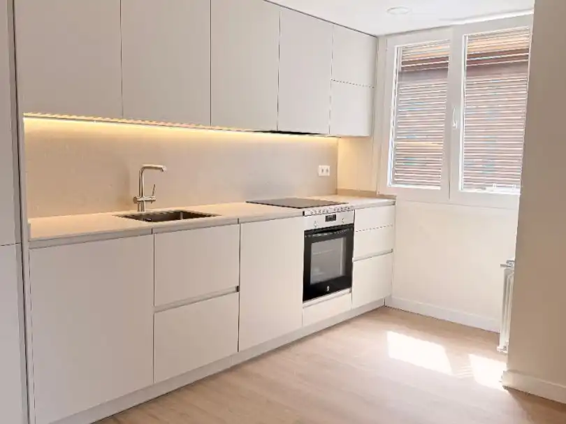 Flat for sale in Calle del Idioma Esperanto, 22, Pueblo Nuevo Kitchen of Flat for sale in Madrid Capital with Air Conditioner and Terrace