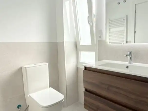 Flat for sale in Calle del Idioma Esperanto, 22, Pueblo Nuevo Bathroom of Flat for sale in Madrid Capital with Air Conditioner and Terrace