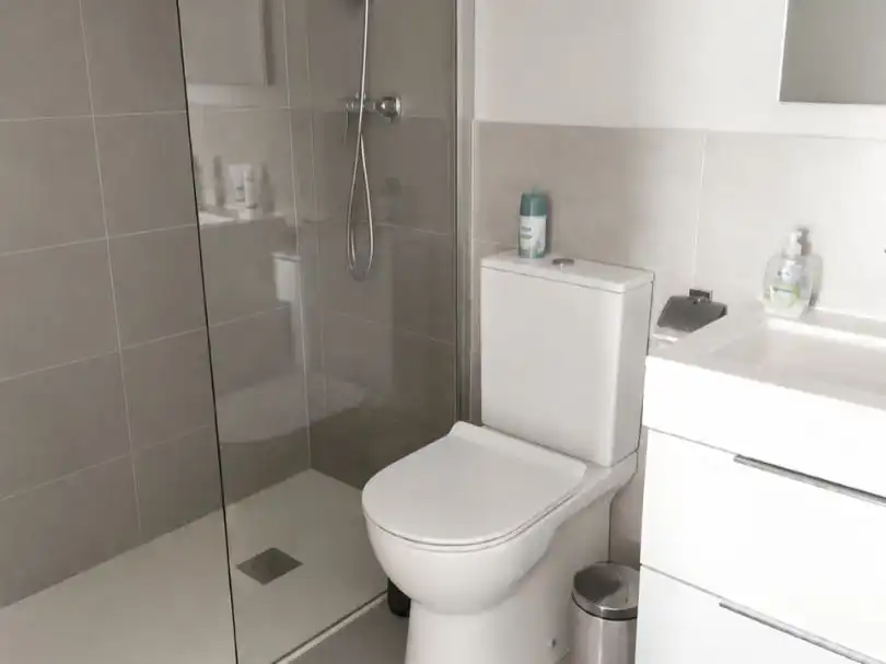 Apartamento de alquiler en Carrer de la Flor del Taronger, 2, Canet d'En Berenguer Baño de Apartamento de alquiler en Canet d'En Berenguer con Aire acondicionado, Terraza y Piscina