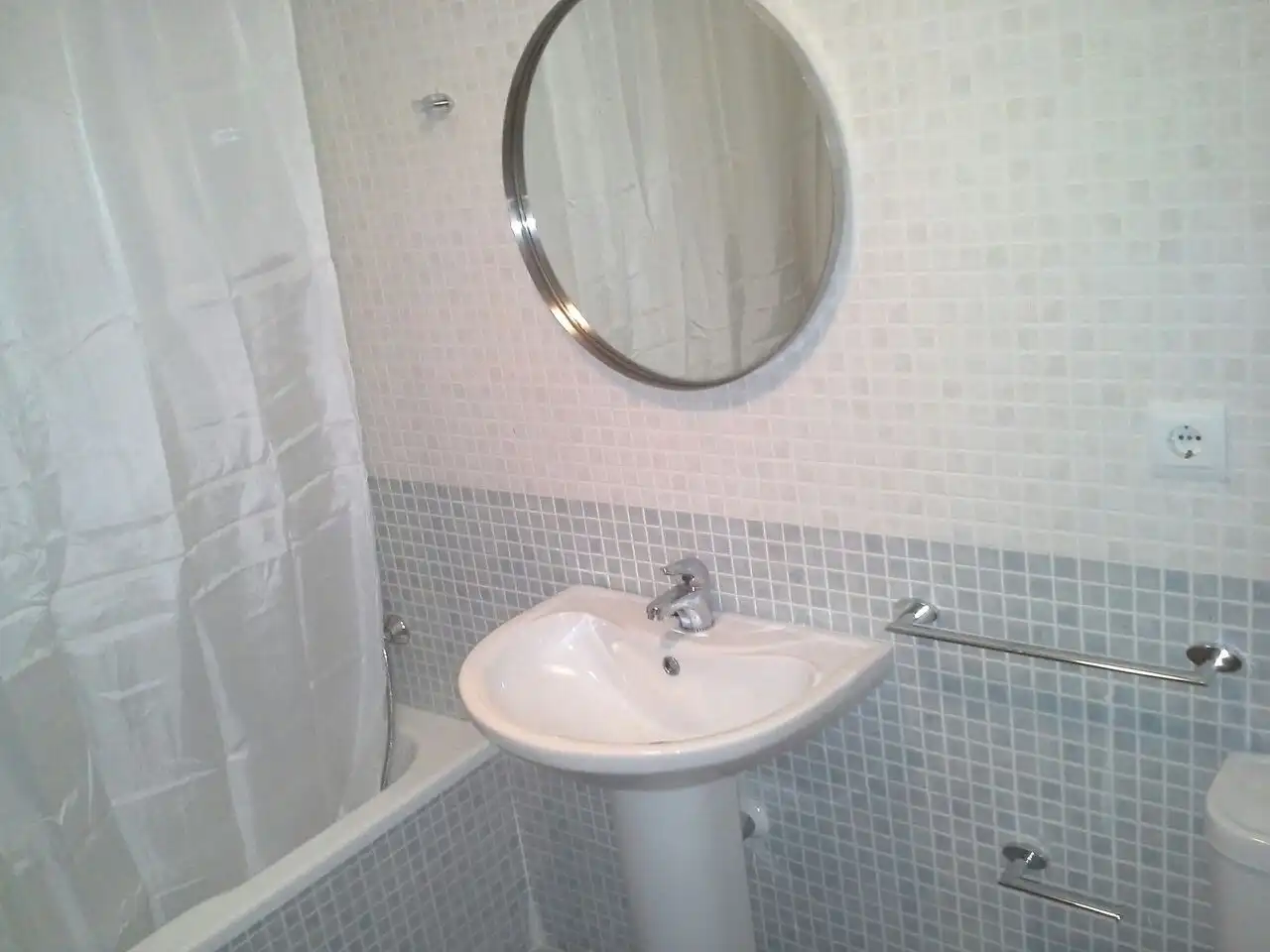 Bathroom of Flat for rent in Murcia  with Heating, Parquet flooring and Terrace