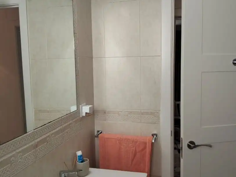 Flat for sale in Calle Ciudad de Játiva, 2, Parque Alcosa Bathroom of Flat for sale in Sevilla Capital with Air Conditioner and Balcony