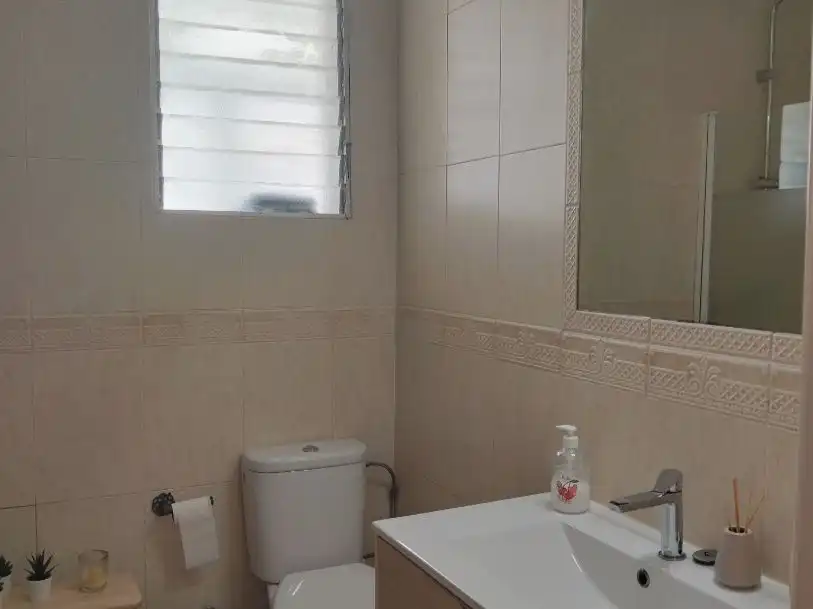Flat for sale in Calle Ciudad de Játiva, 2, Parque Alcosa Bathroom of Flat for sale in Sevilla Capital with Air Conditioner and Balcony